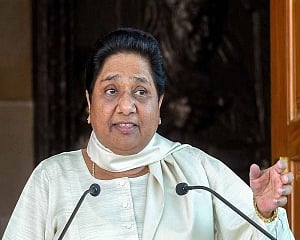 Mayawati calls Congress, BJP 'birds of same feather'