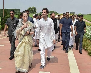 Modi, Shah blinded by political vendetta, alleges Cong on SPG cover withdrawal