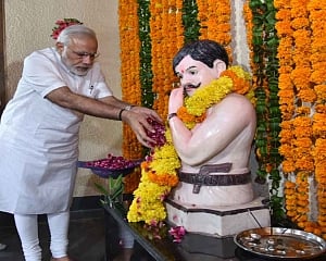 Modi pays tribute to Bal Gangadhar Tilak, Chandra Shekhar Azad