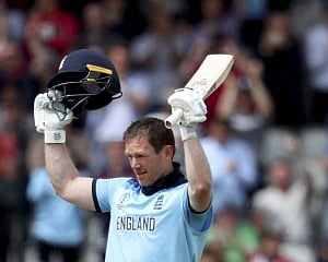 Morgan smashes sixes record as England amass 397/6