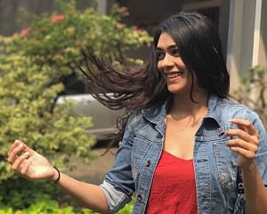 Mrunal Thakur joins Shahid Kapoor in 'Jersey'