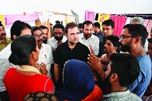 Need ‘freedom’, not aircraft, to visit J&K, Rahul tells Guv