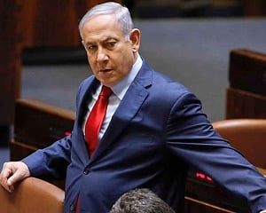 Netanyahu shows off Trump's map of Israel with Golan Heights