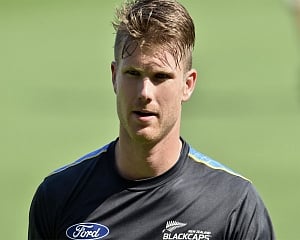 New Zealand recall Neesham, Astle for final two ODIs against India