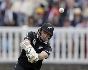 Woakes, Plunkett restrict New Zealand to 241/8