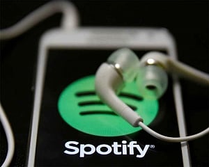 Now Spotify hits back, calls Apple 'monopolist'