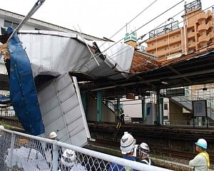 One dead after powerful typhoon hits Tokyo