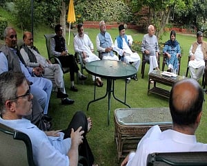 Oppn parties meet to discuss security situation in J&K