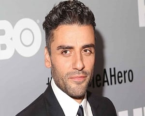 Oscar Isaac says 'Star Wars: Episode IX' will explore Poe and Leia's bond