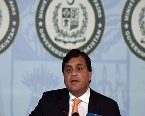 Pak says many offers of mediation on Kashmir, but progress possible only if India accepts