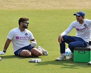 Pant, Gill released from India's Test squad to play Mushtaq Ali, KS Bharat to join as Saha cover