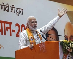 PM condoles death of passengers in UP accident