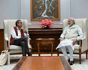 Nobel Laureate Abhijit Banerjee calls on Modi; terms his meeting 'unique experience'