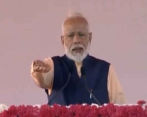 PM pays floral tributes to Sardar Patel at Statue of Unity