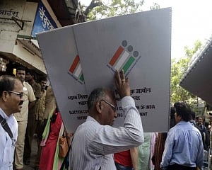 Voting in 72 Lok Sabha seats in 9 states begins in fourth phase