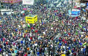 Rail, traffic disruption,vandalism mark Bihar Bandh called by RJD