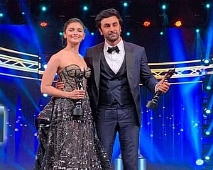 Ranbir, Alia win big at 64th Filmfare Awards