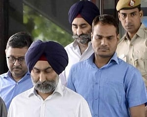 RFL scam: Court extends till Nov 14 judicial custody of ex-Fortis promoters Malvinder, Shivinder