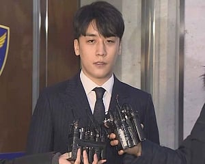 S Korean court to rule on K-pop star Seungri's arrest