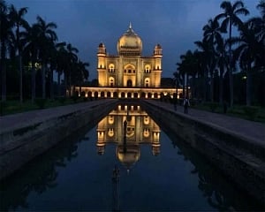 Safdarjung Tomb gets 'architectural illumination'