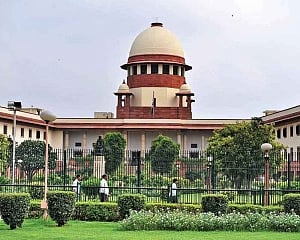 SC refuses urgent hearing on plea against Article 370 move
