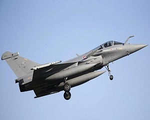 SC's Rafale verdict has no apparent error warranting its review: Centre