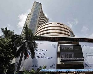 Sensex jumps 200 pts; Nifty tops 11,900