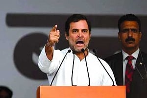 Shah created fear, RaGa rejects PM charge