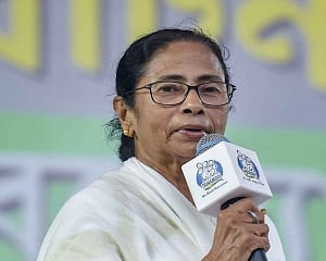 Shah should be made to squat holding ears for 'kangal Bangla' Remark, says Mamata