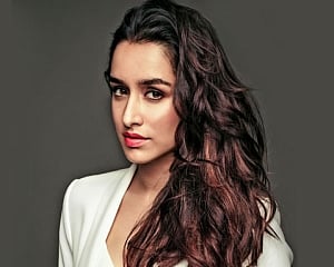 Shraddha resumes dance rehearsal for 'Street Dancer'