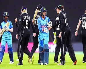 Smriti, spinners lead Eves to flying start