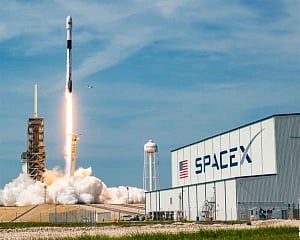 SpaceX to lay off 10% of workers