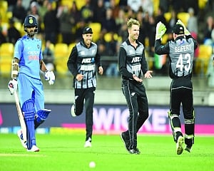 Superior NZ crush woeful India