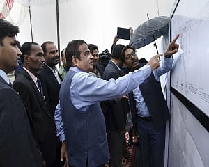 Swaraj, Jaitley, Gadkari lay foundation stones for Rs 1L cr Delhi-Mumbai, Dwarka expressways