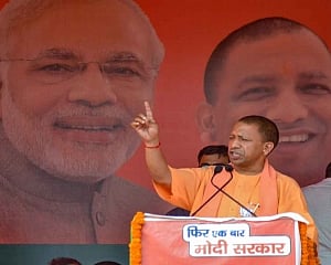 TMC broke Vidyasagar's bust, Mamata trying to divert attention : Adityanath