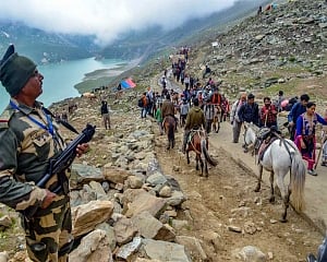 Tourists, pilgrims leave Valley in wake of J&K advisory