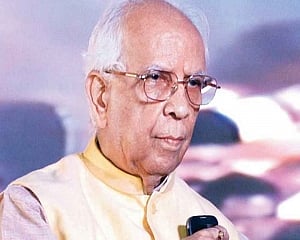 Tried to contact Mamata, got no response: Bengal governor