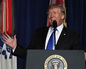Trump weighs ousting commerce secretary Ross