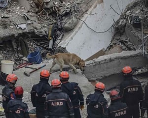 Turkey building collapse death toll rises to 21