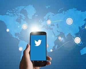 Twitter looking to hire official account manager
