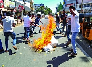 Violence rocks Kerala, houses of rival leaders attacked on Sabarimala