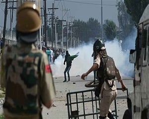 WB's Bhatpara on boil; 1 killed, three injured in clashes