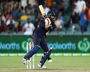 1st T20I: Jadeja's onslaught takes India to 161 for 7 vs Australia