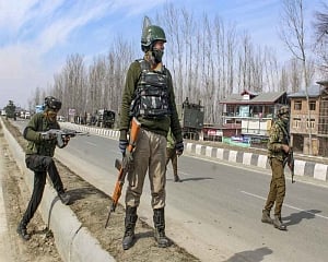 3 CRPF men killed in terrorist strike in JK's Sopore