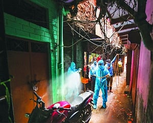 39 docs, staff quarantined at Max hospital after 3 test +ve