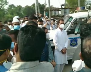 Ahmed Patel laid to rest; Rahul Gandhi attends funeral