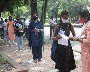 Amid Covid, 1.19 lakh students appear for NEET in K'taka