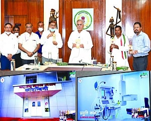 Baghel inaugurates hospital in Bastar
