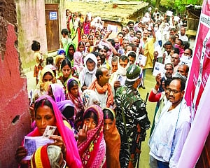 Bihar voters keep parties guessing