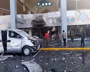 Blast at Aden airport kills 25, wounds 110: Yemeni officials